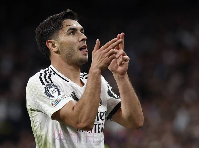 马卡:迪亚斯可能缺席2-3场比赛 无缘皇马欧冠首战 马卡:迪亚斯可能缺席2-3场比赛 无缘皇马欧冠首战